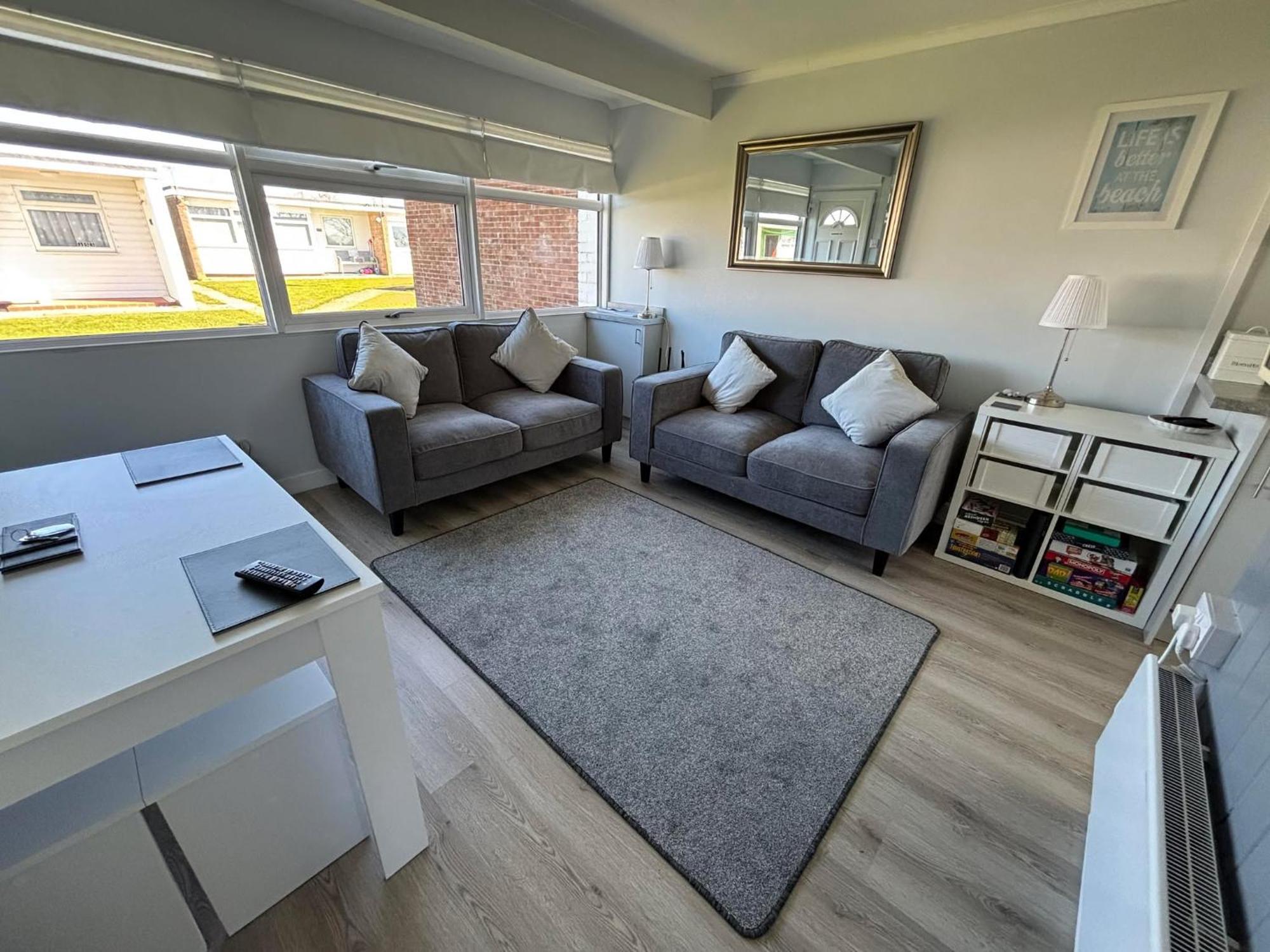 169 Sunbeach, Scratby - Two Bed Chalet, Sleeps 5, Pet Friendly, Free Pool And Entertainment Passes Wifi And Linen And Towels Included Apartamento Great Yarmouth